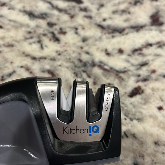 Kitchen knife sharpener - Picture 2 of 3